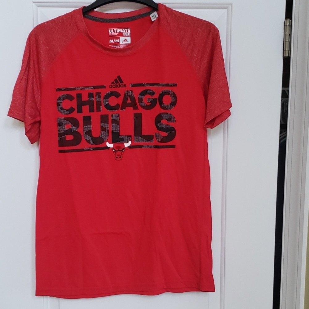 adidas Chicago Bulls Men's Ultimate Tee Size M